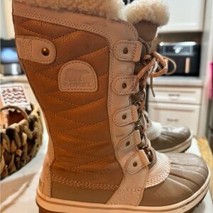 Sorel Women's Tofino II Lux - Gold and Tan Winter Boots